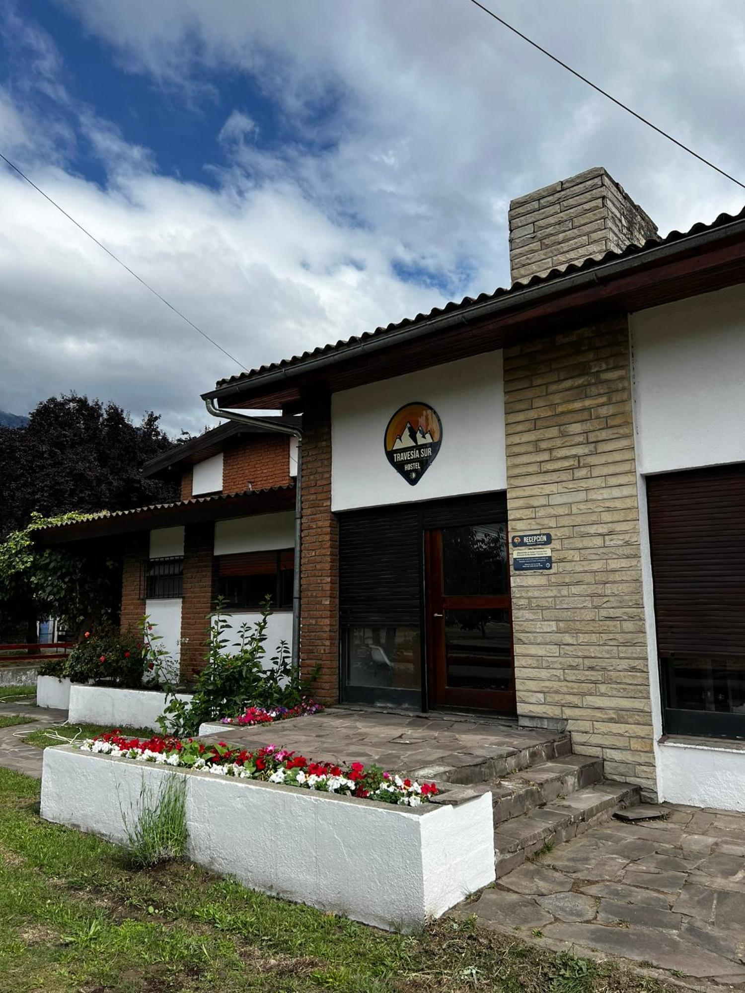 Travesia Sur Hostel El Bolsón Exteriör bild
